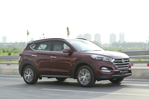 Giá gần 1 tỷ đồng, Hyundai Tucson 2016 có gì hấp dẫn?